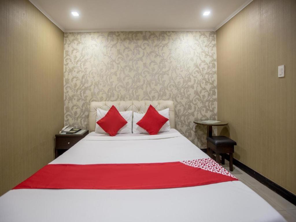 Oyo 700 Pj Inn Hotel Angeles Exterior photo