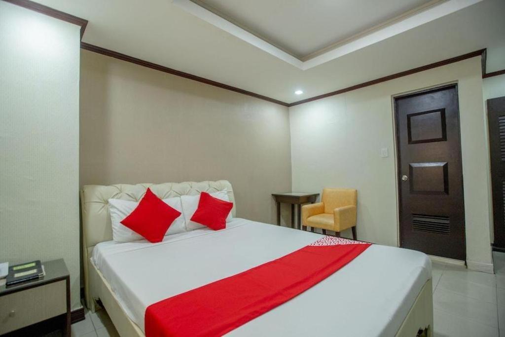 Oyo 700 Pj Inn Hotel Angeles Exterior photo